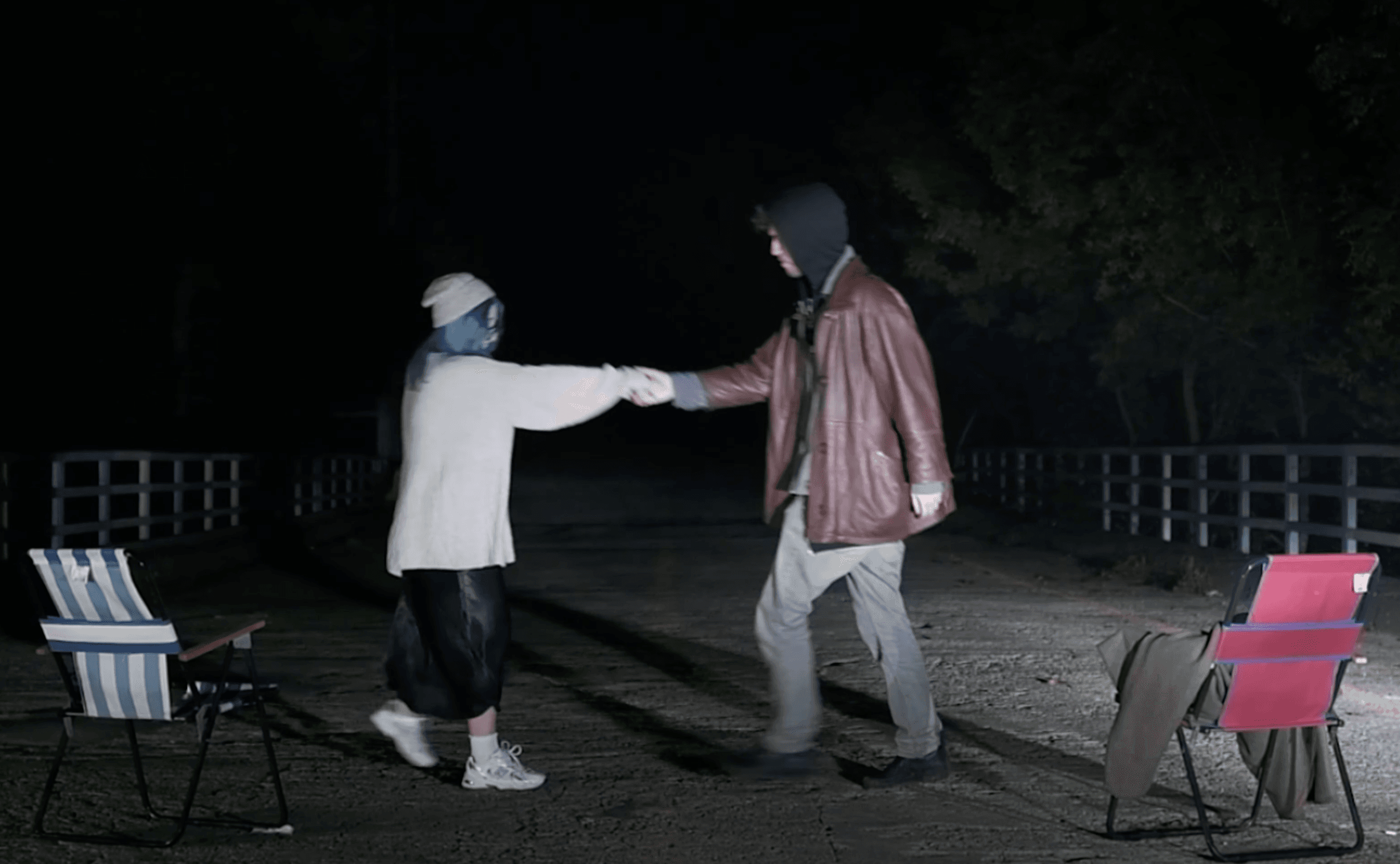 Zeynep Nalbant - Evsiz Adam Müzik Klibi - 13